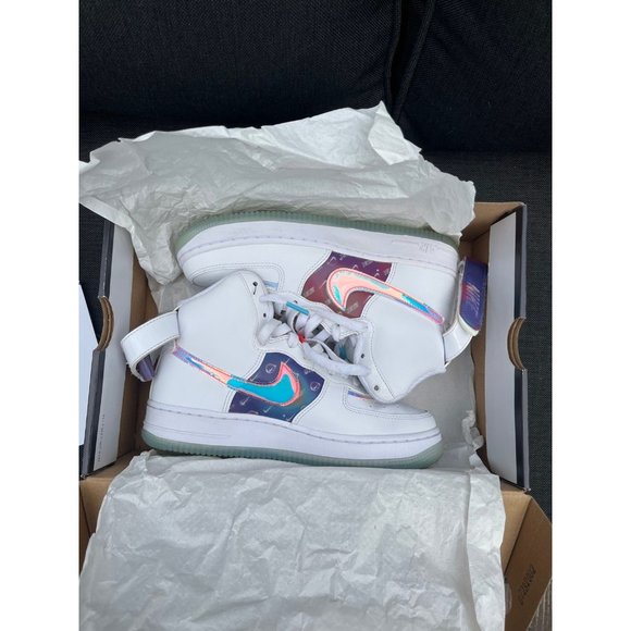 Nike White and Multicolor Women's Sneakers - Picture 1 of 12